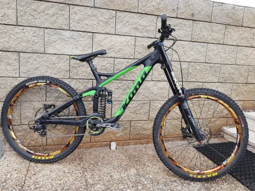 ElementStore | Prodám sjezdové kolo Kona Operator Carbon